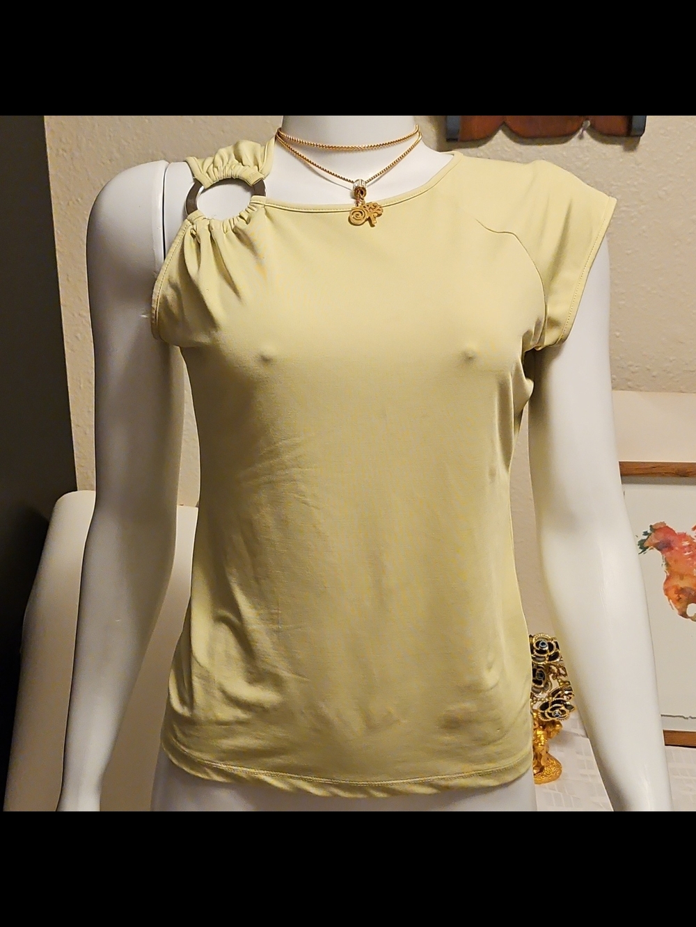 New York & Company Pale Yellow One-Shoulder Ring Detail Tee